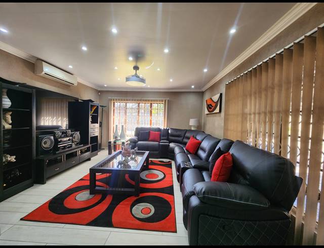 3 BEDROOM HOUSE FOR SALE IN FALCON RIDGE